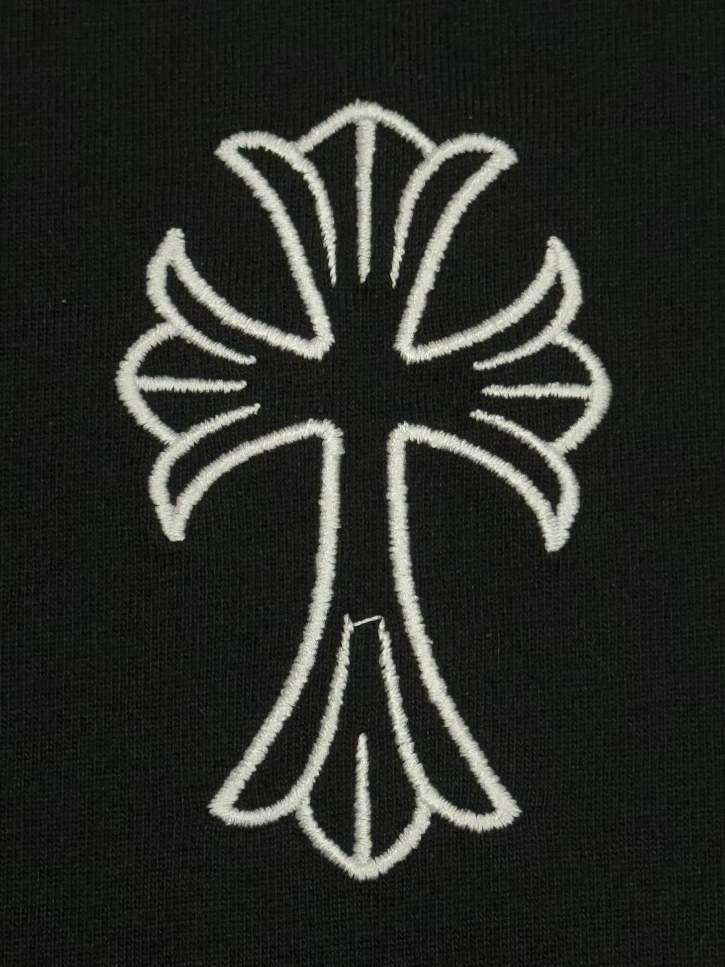 🅿️190 [High quality] Chrome hearts Chrome hearts 2025 new first release latest short-sleeved round neck T-shirt, high-end customization, avant-garde and fashionable design! The brand logo is applied to the front and back cuffs using 100,000 needle embroidery techniques. High-end customized 280g fabric. Soft to the touch. Comfortable to wear. Exquisite stitching. Fine workmanship. The upper body effect is incomparably handsome! Same style for men and women, color: white, black size: S to xL